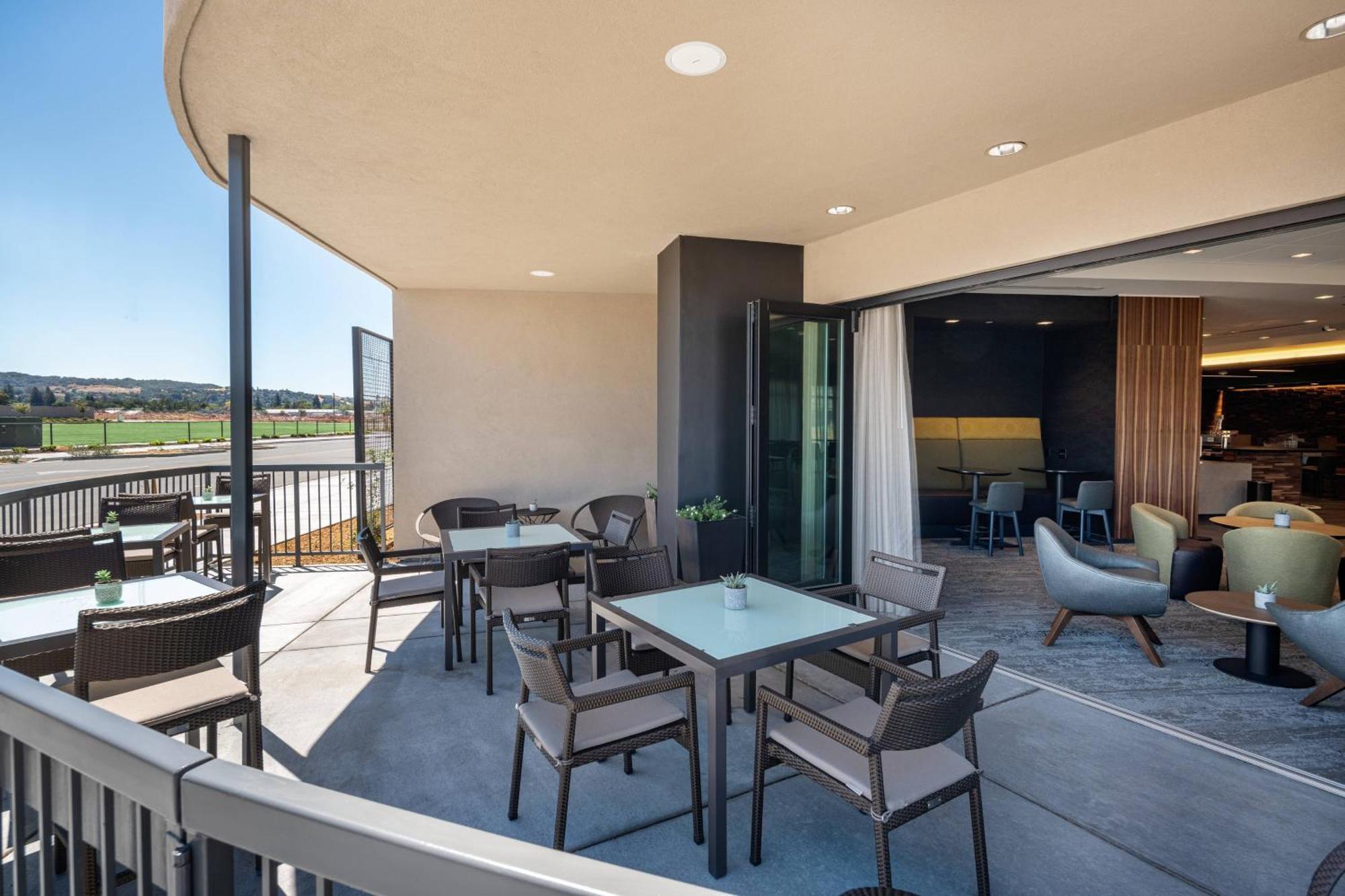 فندق Courtyard By Marriott Petaluma Sonoma County المظهر الخارجي الصورة